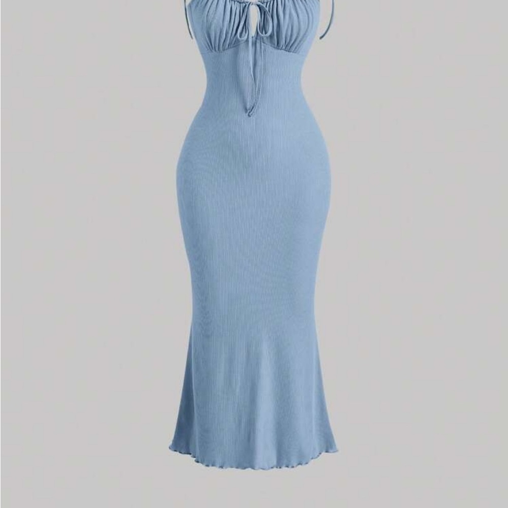 Blue Bodycon Midi Dress with Spaghetti Straps

8119